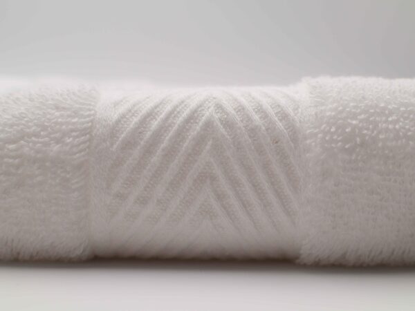 White square scarf with a satin center - Dobby Collection