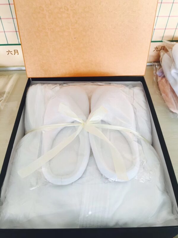 Customized Box Towel 1pc (CNFIBO) – Premium Export Quality!